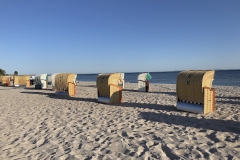 Pelzerhaken-strandkörbe-sonne